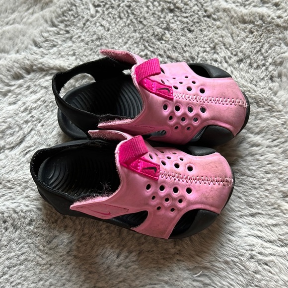 size 5c nike sandals